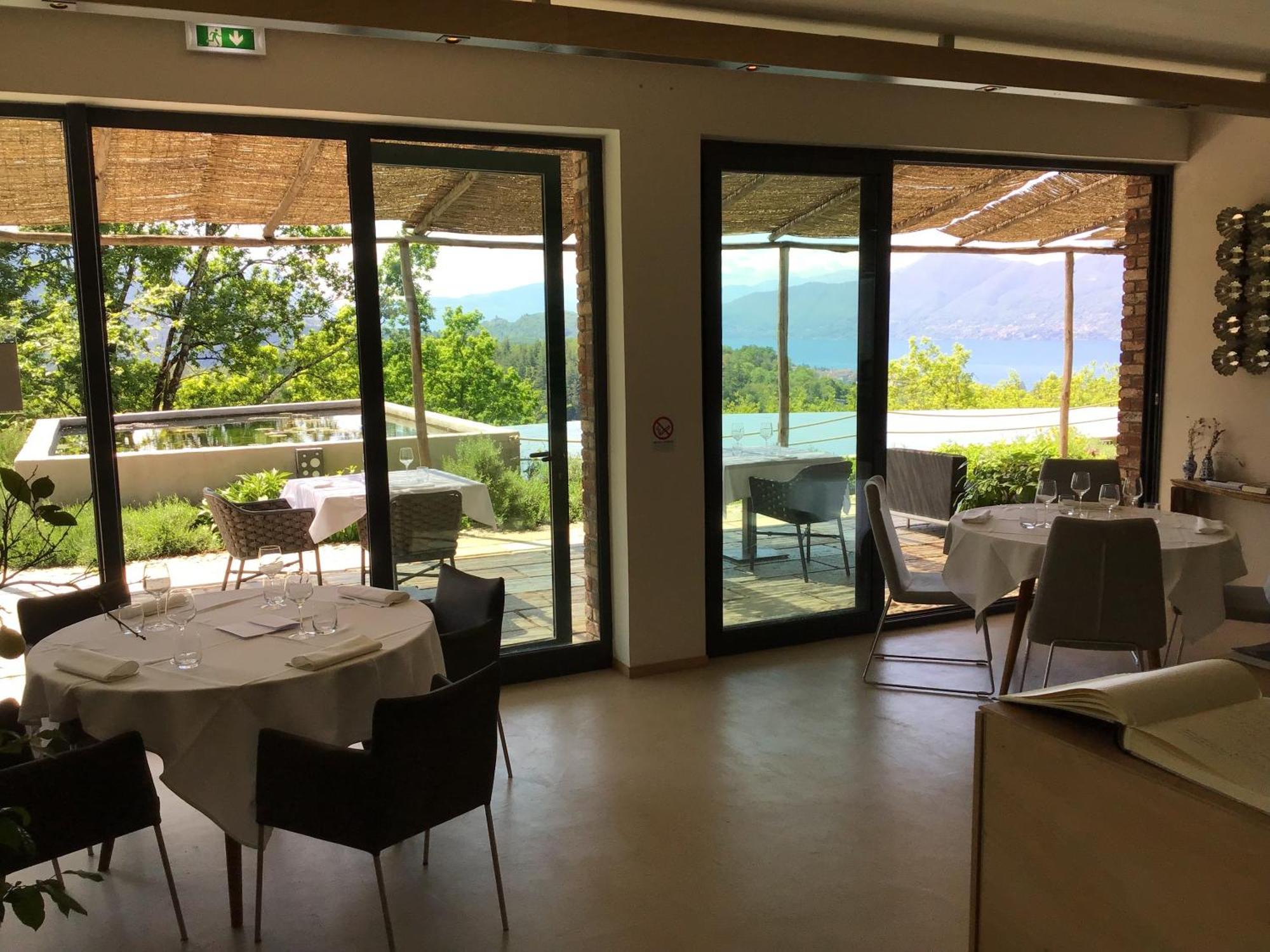 Agriturismo Voeuja Lago Maggiore Luino Bagian luar foto